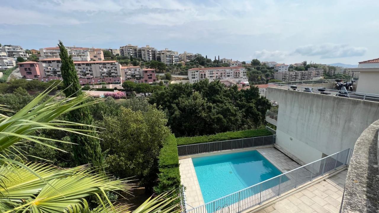 La Villa Ondine - Spacieux Appartement Sur Les Collines Nicoises - Piscine - 2 Parkings - Clim - Wifi نيس المظهر الخارجي الصورة